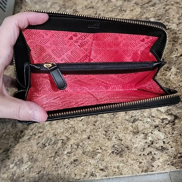 Moschino Love Graphic Black Long Wallet - Picture 9 of 17